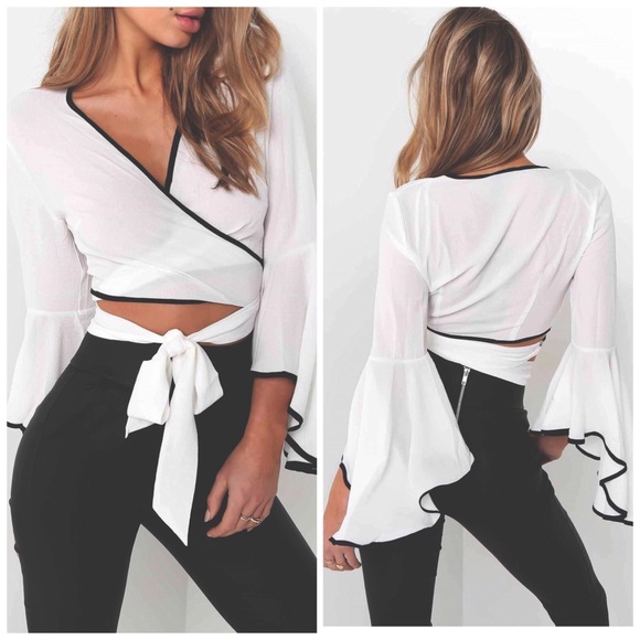 Tops - Love Sexy Flare bell Sleeve Crop Top 🥂✨